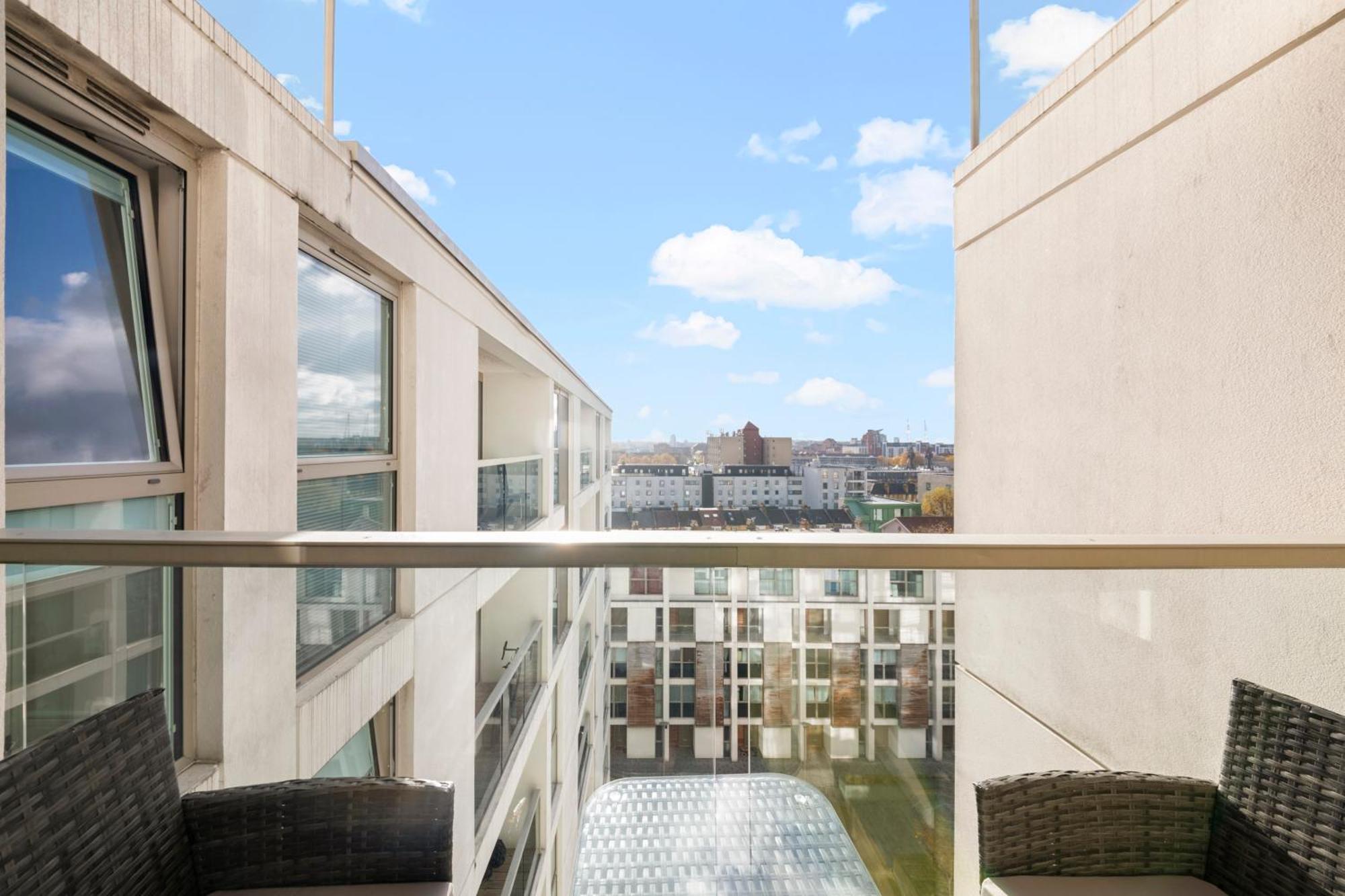 Londwell, Canary Wharf Skyline Balcony Suite Londen Buitenkant foto